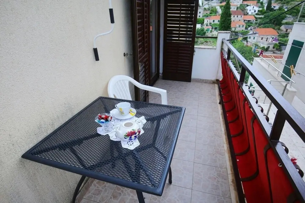 Neda - Perfect Location & Free Parking - A3