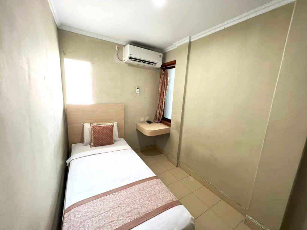 OYO 3819 Hotel Winotosastro