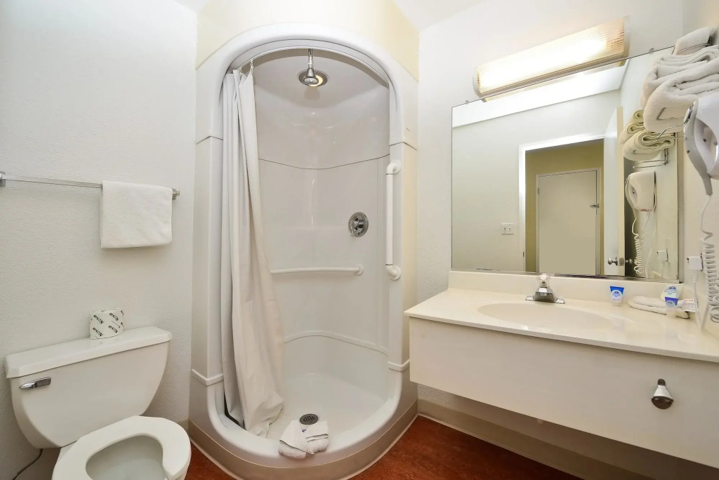 Americas Best Value Inn - Lincoln Airport