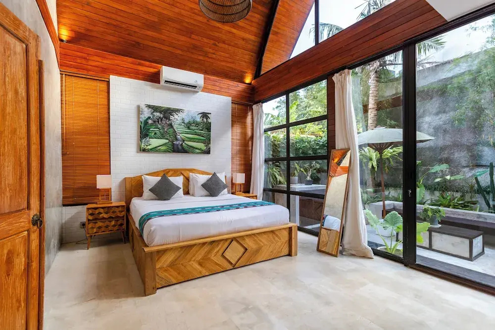 Villa Casita- 2BR Private Pool Villa Central Pererenan, by Beach