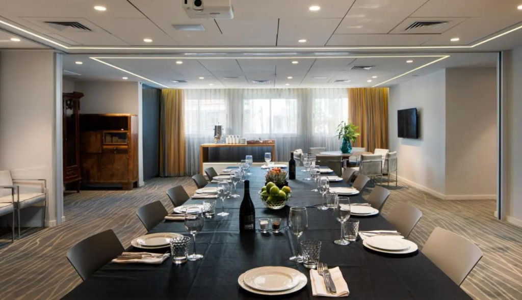 City Hotel