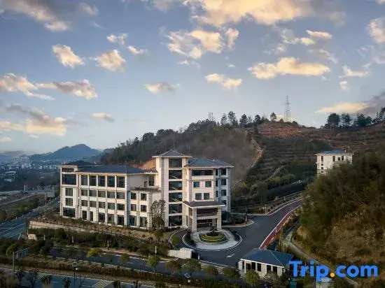 Yinquanju Hotel (Qianguqing)