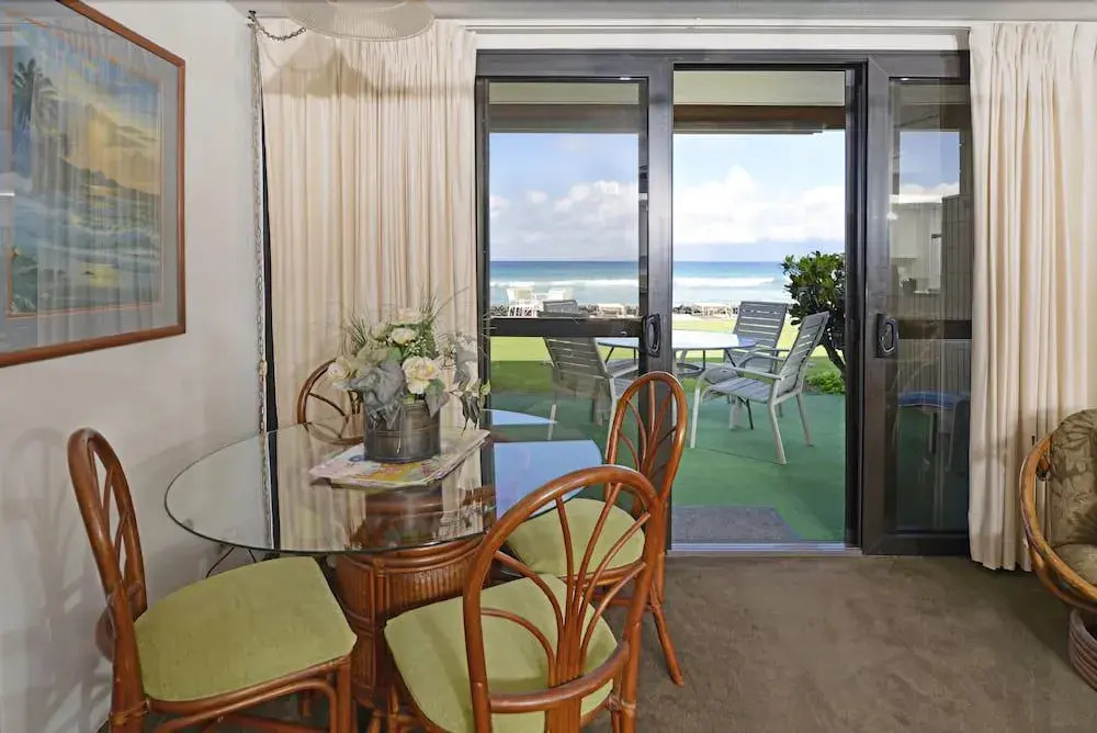 Kaleialoha #109 1 Bedroom 1 Bathroom Condo by Redawning