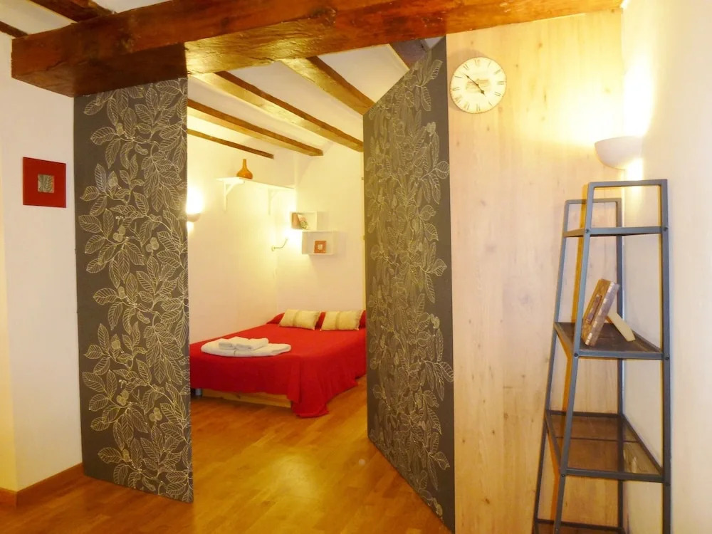SingularStays Almudin