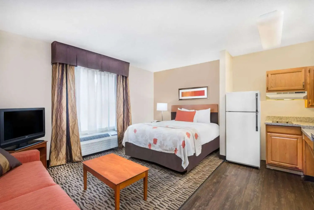 Hawthorn Suites by Wyndham Louisville North