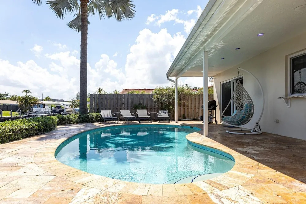 Dockside Daydreams - Canalfront and Pool Oasis