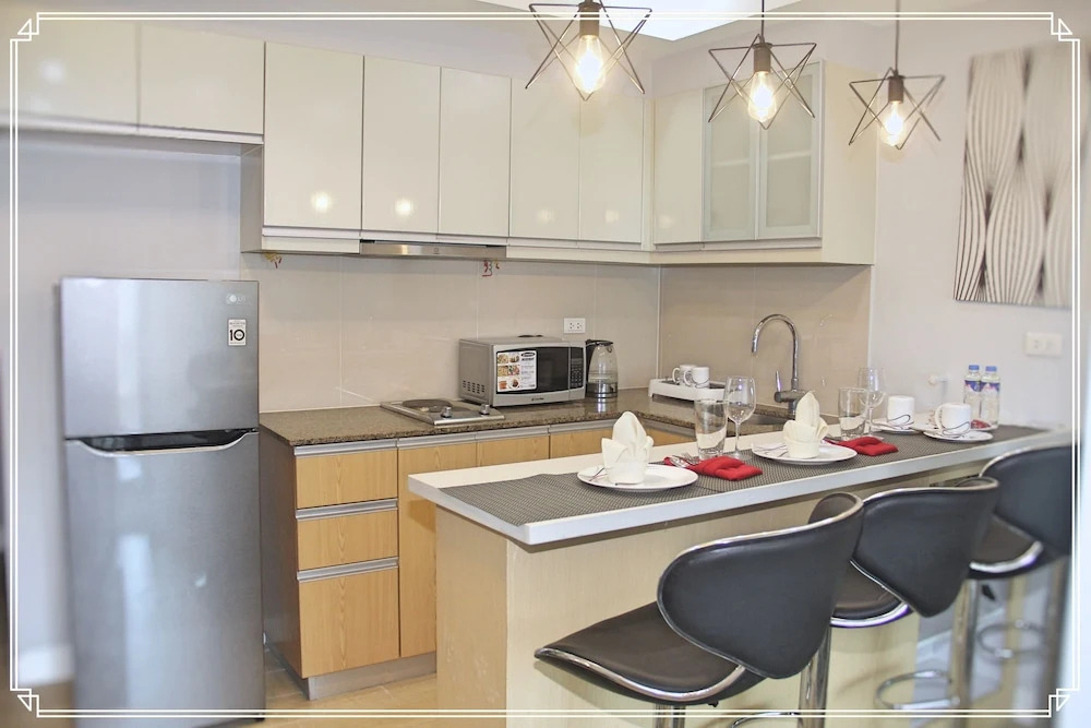 7th Floor Studio Suite W/ Balcony, Free-wifi&netflix next to Grand Canal Mall