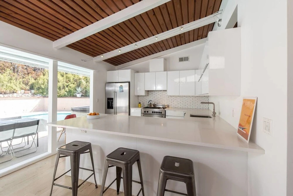 Mid-mod Pool Home With Palm Springs Vibe 2bdr