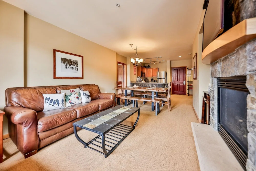 Zephyr Slopeside - 1504 2 Bedroom Condo by RedAwning