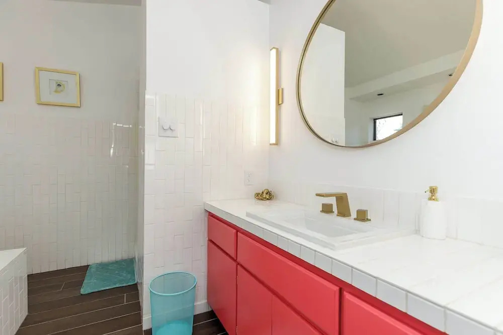Stylish 3 Bedroom Pool Pets Sleeps 10