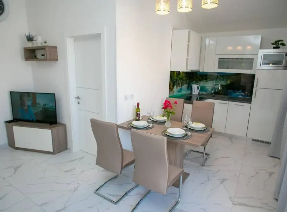 Apartments Sun Dance with heated Pool