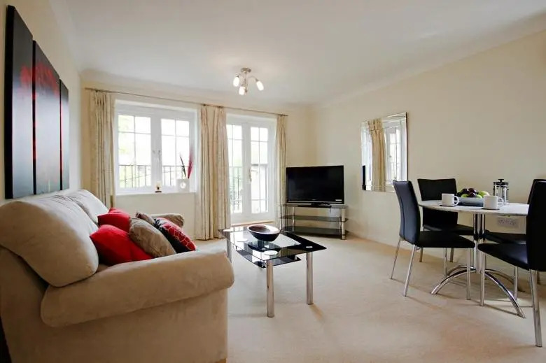Sunny 1 bed apartment in a quiet central location