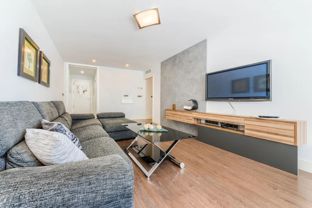 Holidays2Malaga Train Station Area Apartments