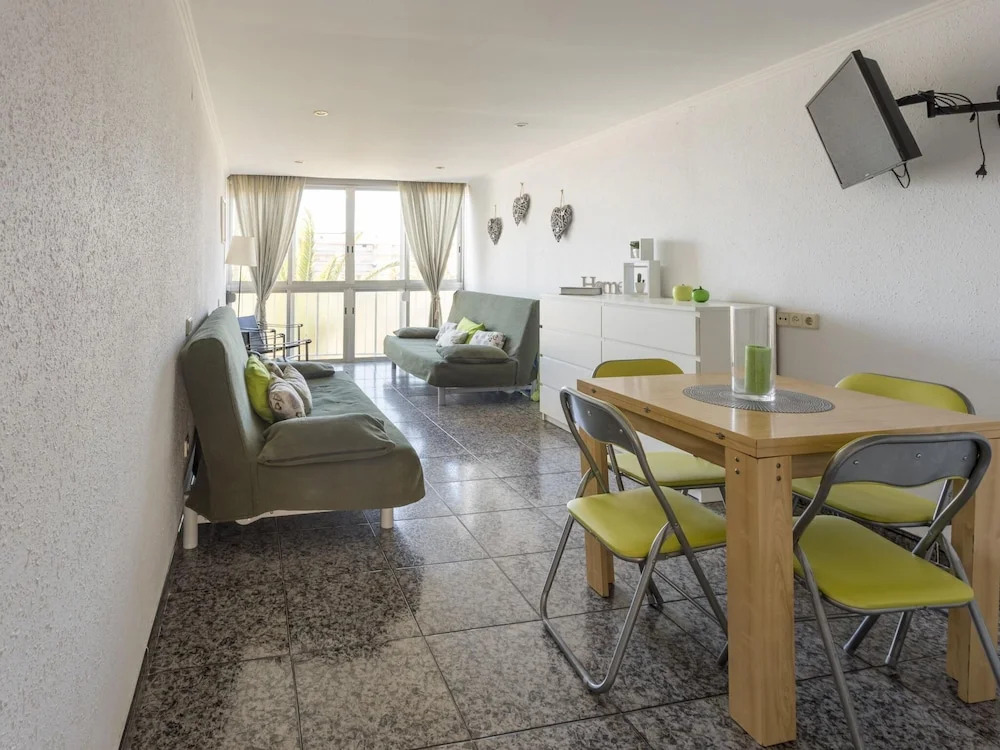 Simplistic Apartment in La Pineda near Sea