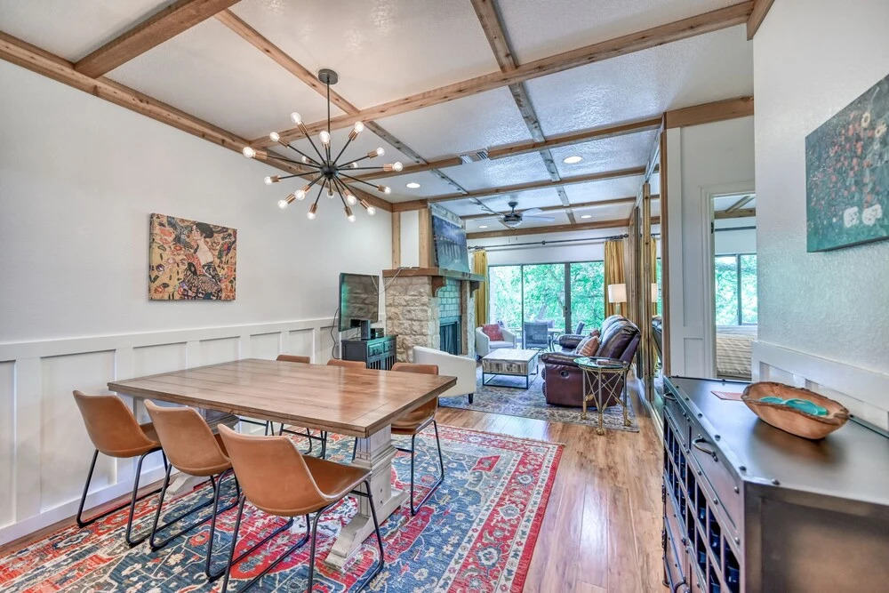 New! Luxurious Riverfront Condo Just 1 Blk to Schlitterbahn!