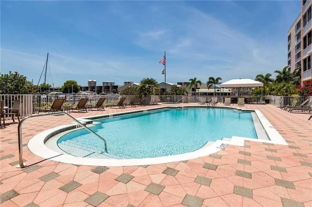 Palm Harbor 702E - Two Bedroom Condo