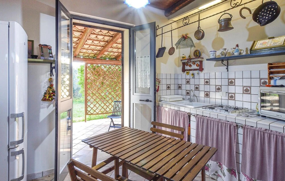 Stunning Home in Noto With 3 Bedrooms and Wifi