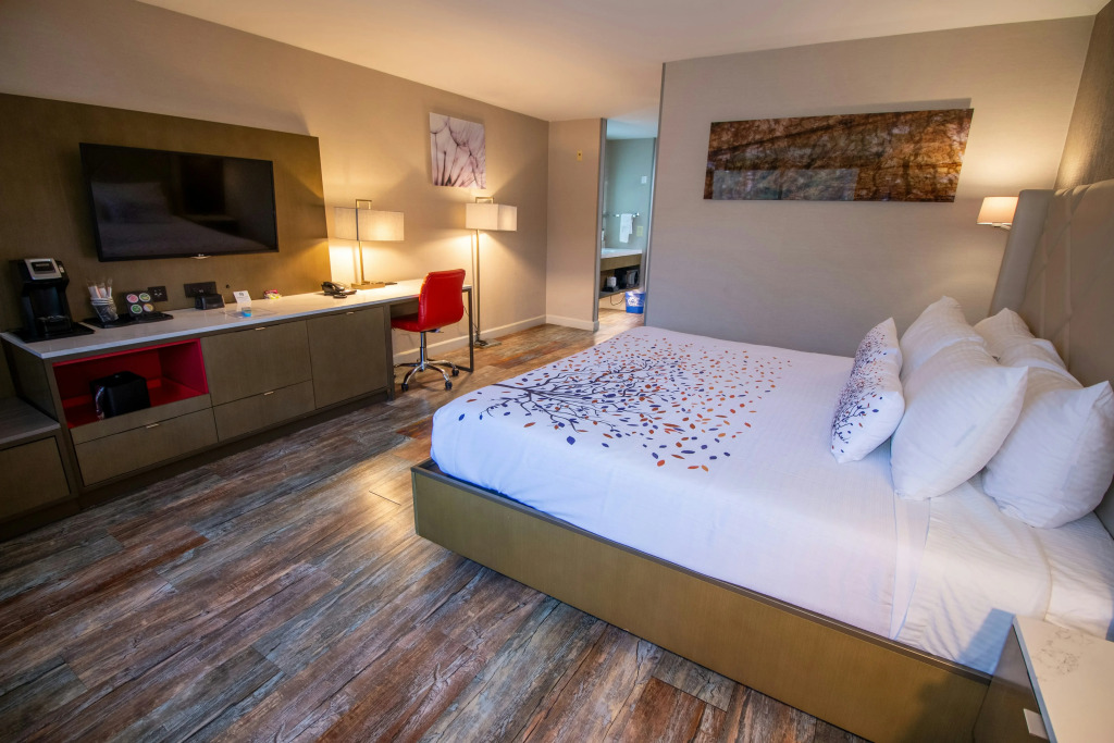 Empeiria High Sierra Hotel