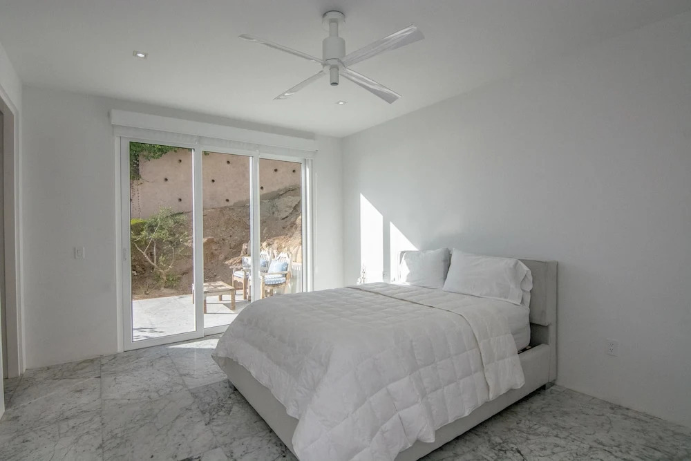 Modern 4 Bedroom Pedregal Villa Reduced Nightly Rate for 4+ Nights at Villa Besame