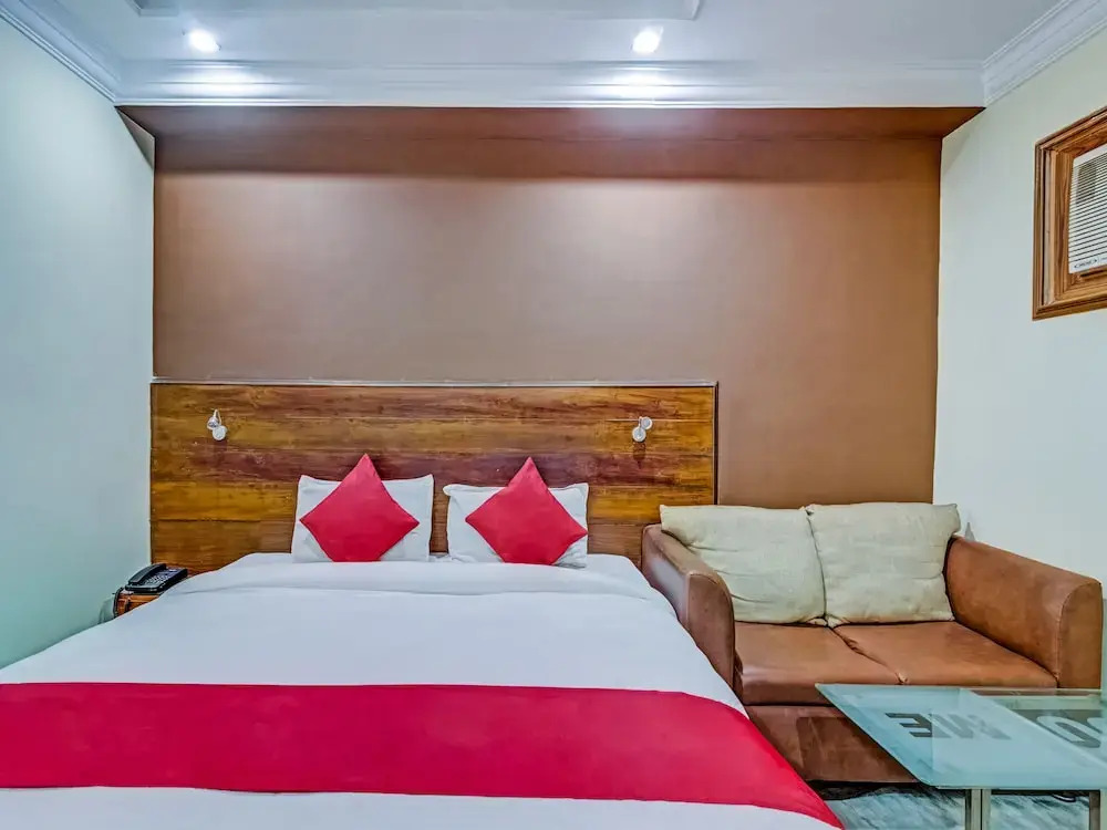 Hotel Meridian By OYO Rooms