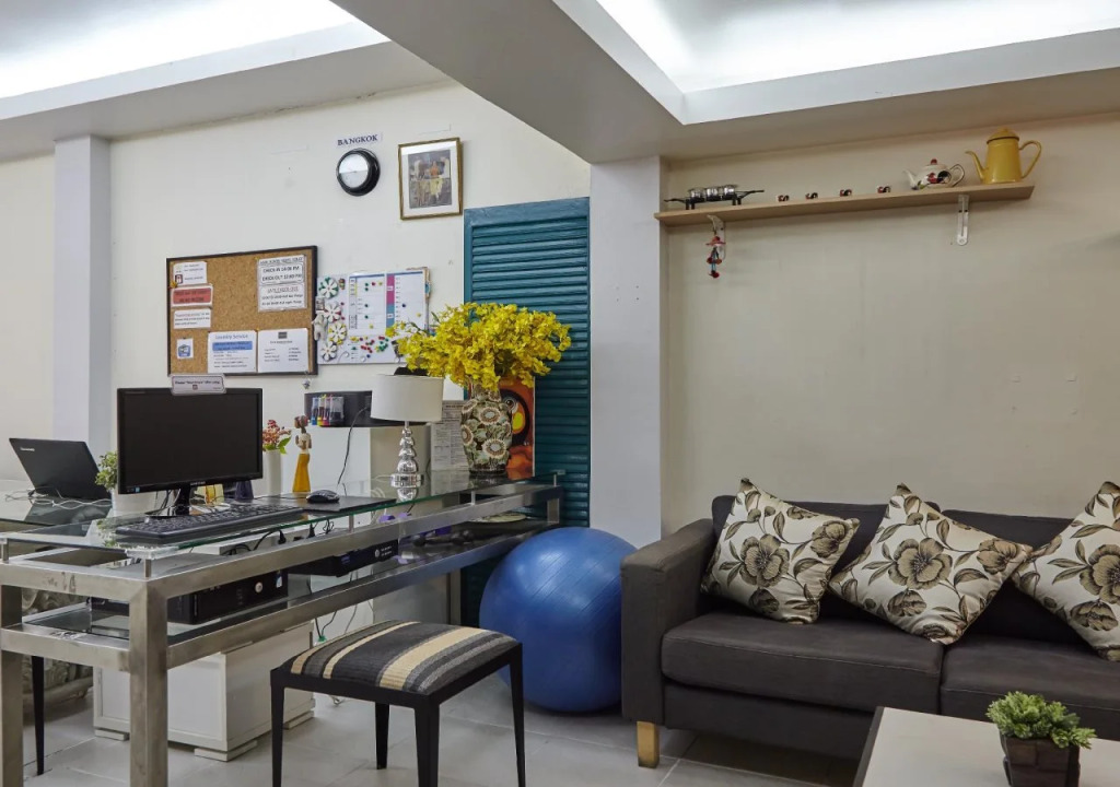 Asoke Montri Hostel