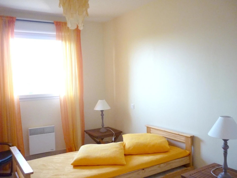 Apartment With 2 Bedrooms in Saint-raphaël, With Wonderful Mountain Vi