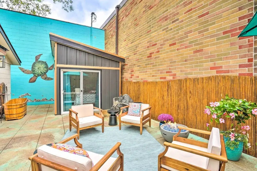 Luxury Spa Retreat: Private Courtyard & More!