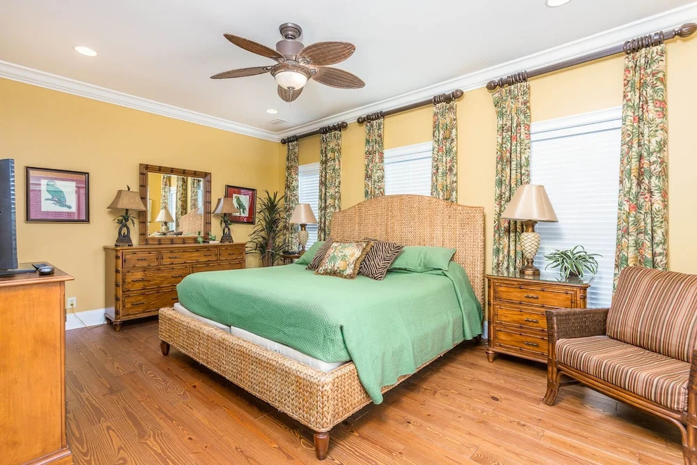 4318 6th Street by Hodnett Cooper