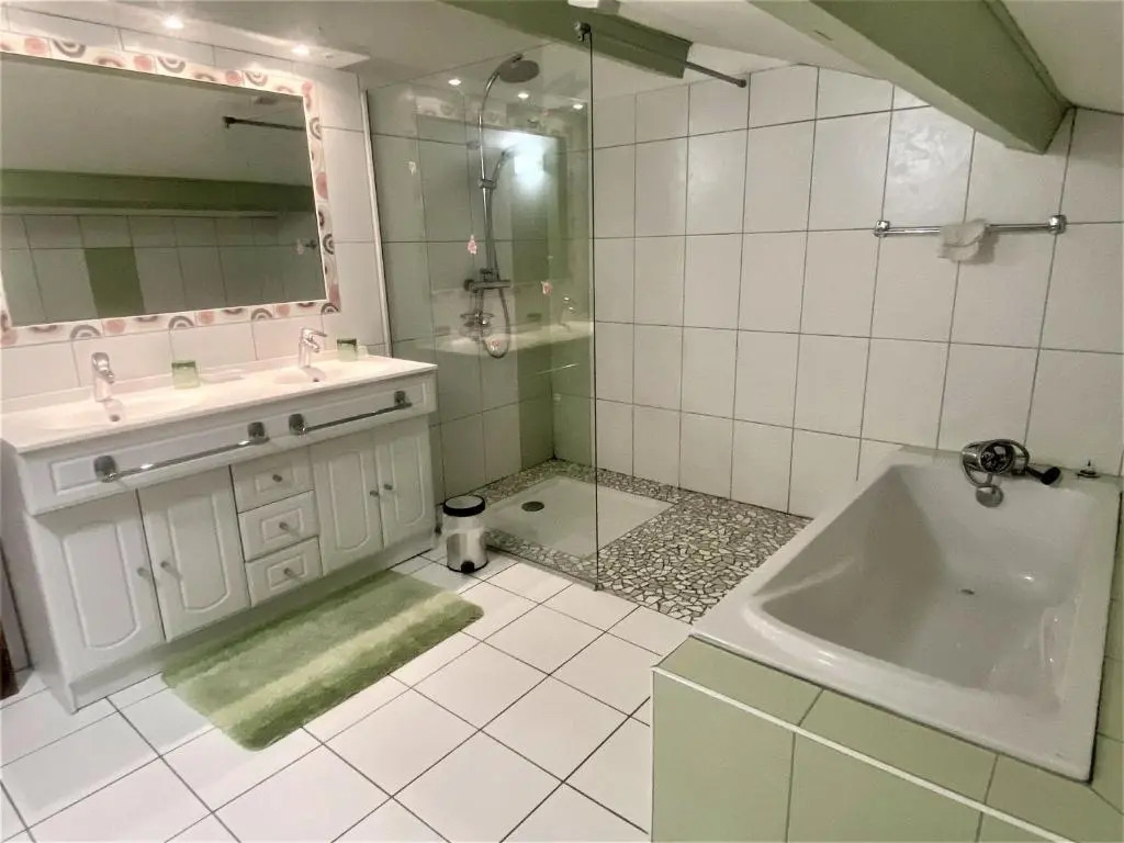 Gîte et chambre d'hôtes LE MERCOIRE, piscine chauffée et jacuzzi
