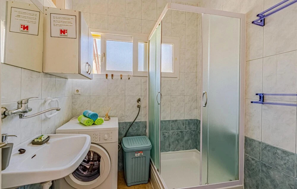 Nice Apartment in Prigradica With 3 Bedrooms and Wifi