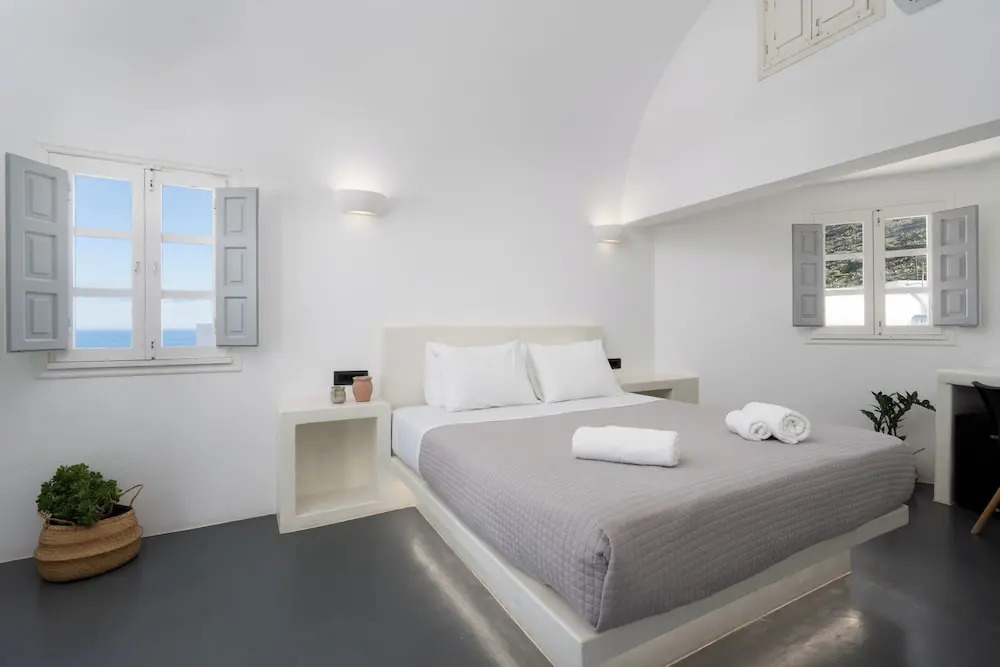 Elios Cave Suites