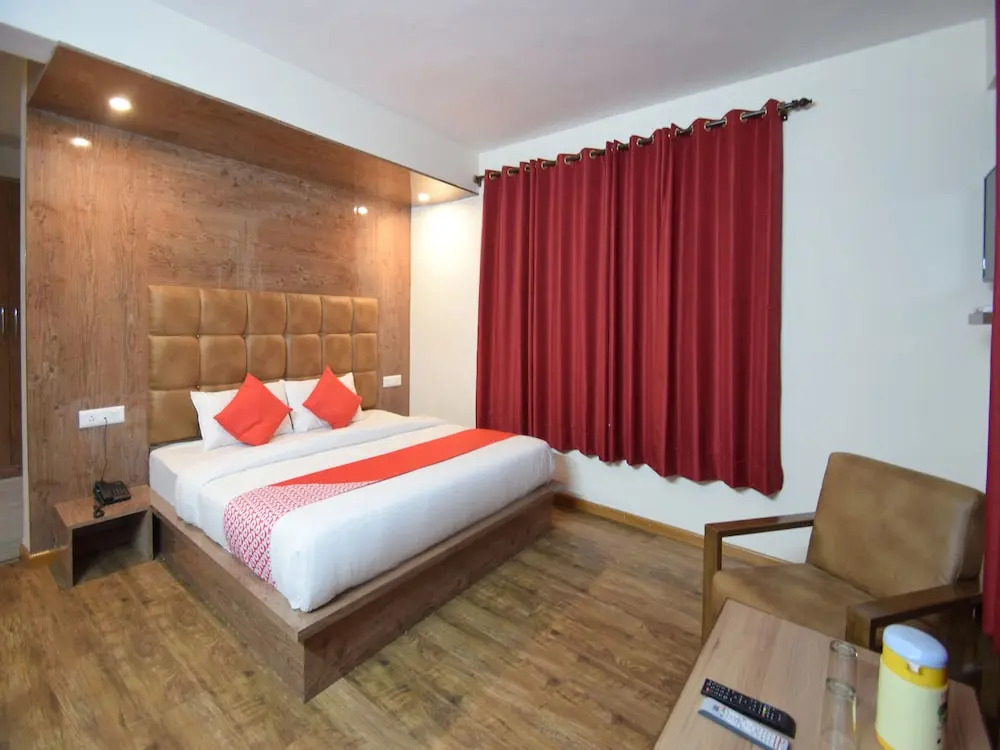 Hotel Rising Star Near To Mall Road #BudgetFriendly #BigRooms #Garden #Bonfire #Parking #ForestView #MountainView