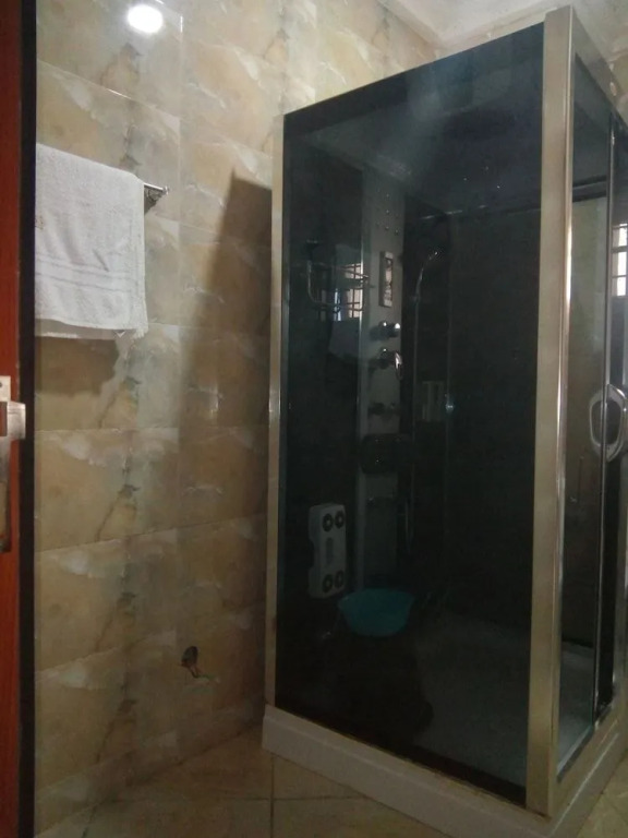 Alim Royal Hotel & Suites