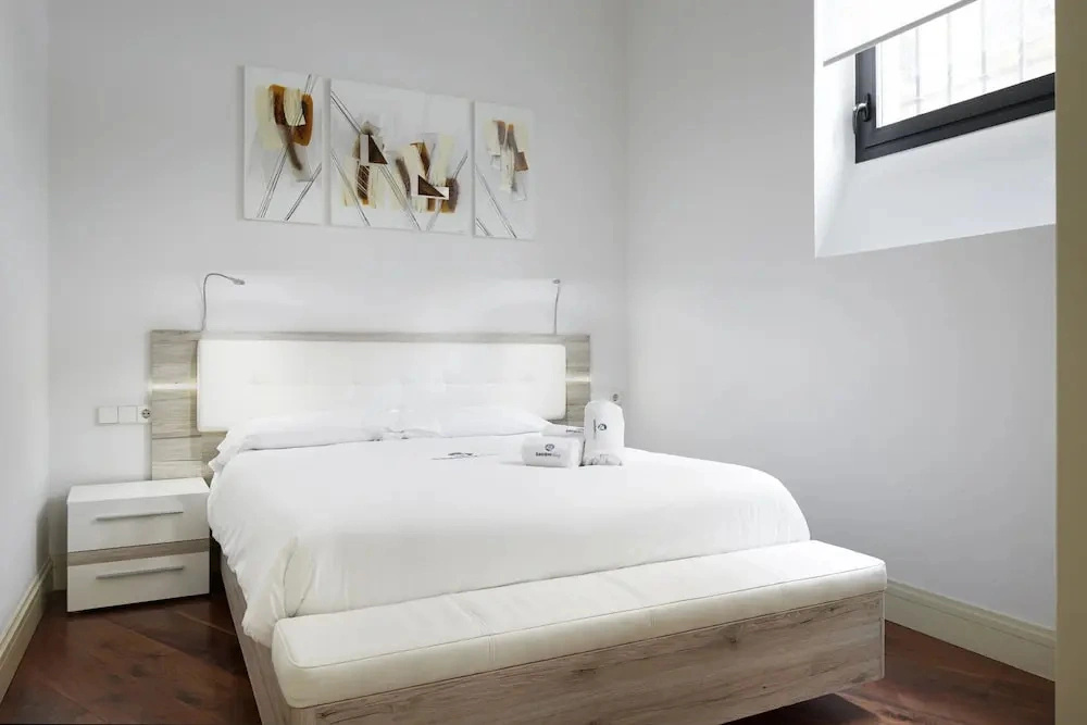 Eider - Basque Stay in San Sebasti n Donostia