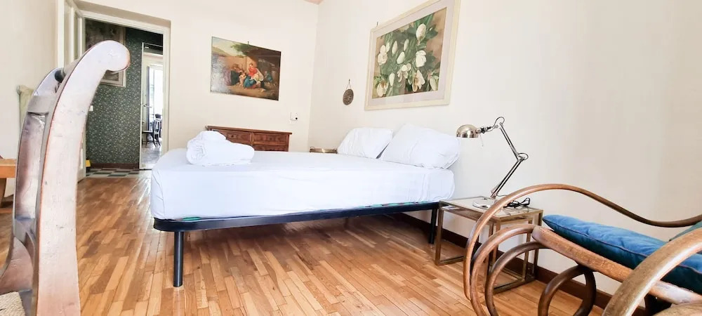 JOIVY Vintage And Gorgeous 2-Bed Flat Near Sforzesco Castle