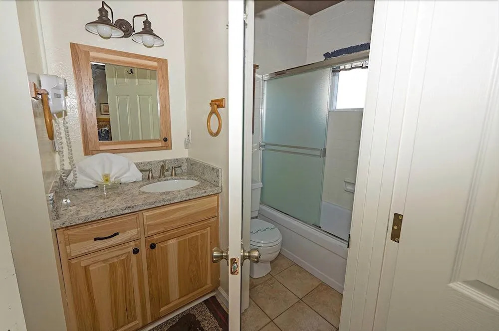 439 Ala Wai Blvd., 157 - Studio condo by RedAwning