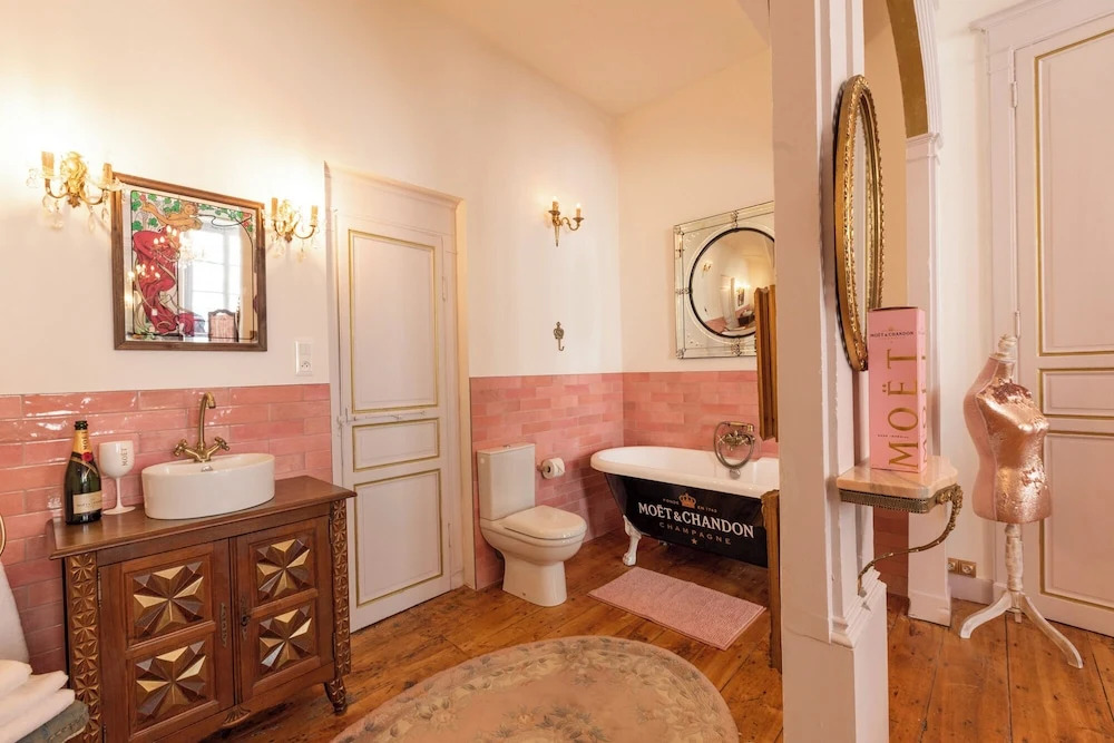 Champagne House