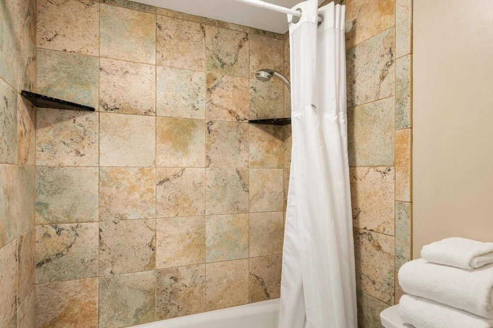 Big Island Royal Sea Cliff 401 by Coldwell Banker Island Vacations