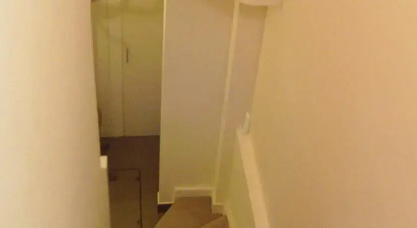 10 Warren Mews