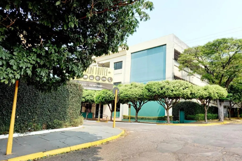Falcon Hotel
