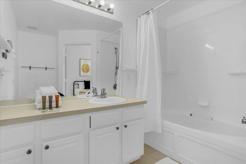 3 Bedrooms 3 Bathrooms Windsor Hills 7662 Sr