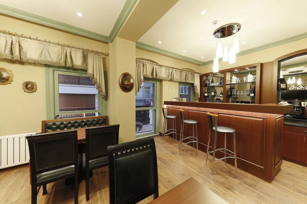 Nishant Hotel
