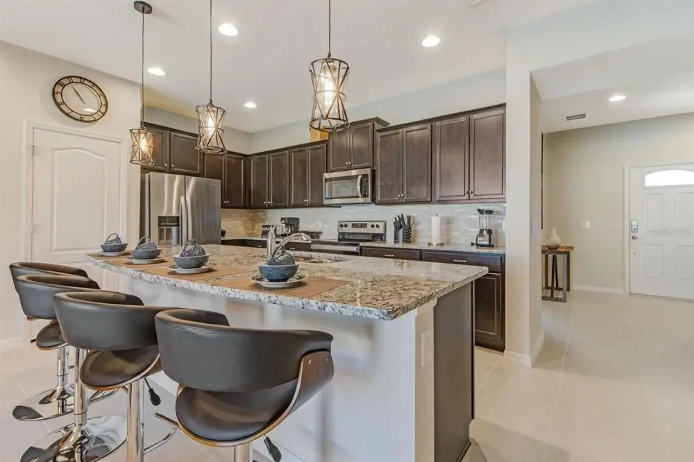 2442 Amazing Townhome for Your Vacation Close to Disney