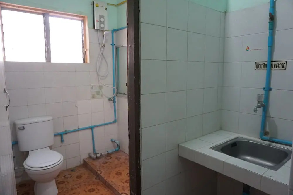 OYO 730 Meedee Hostel