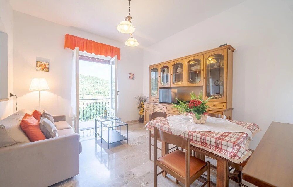 Gorgeous Home In San Pietro Vara -Sp- With Wifi