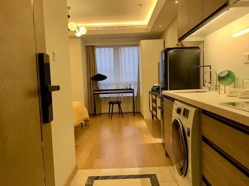 Shanghai Lerongju Boutique Apartment Metro Line 8 20meter