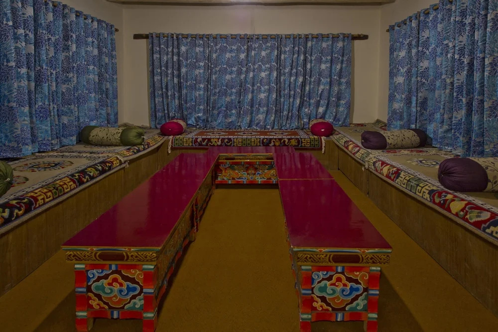 Pangong Retreat Camp