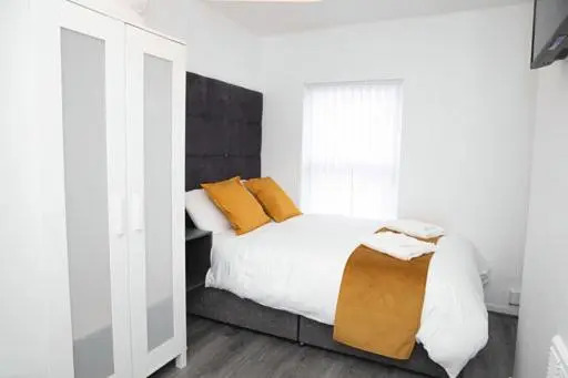 Sybil Townhouse Anfield Sleeps 15