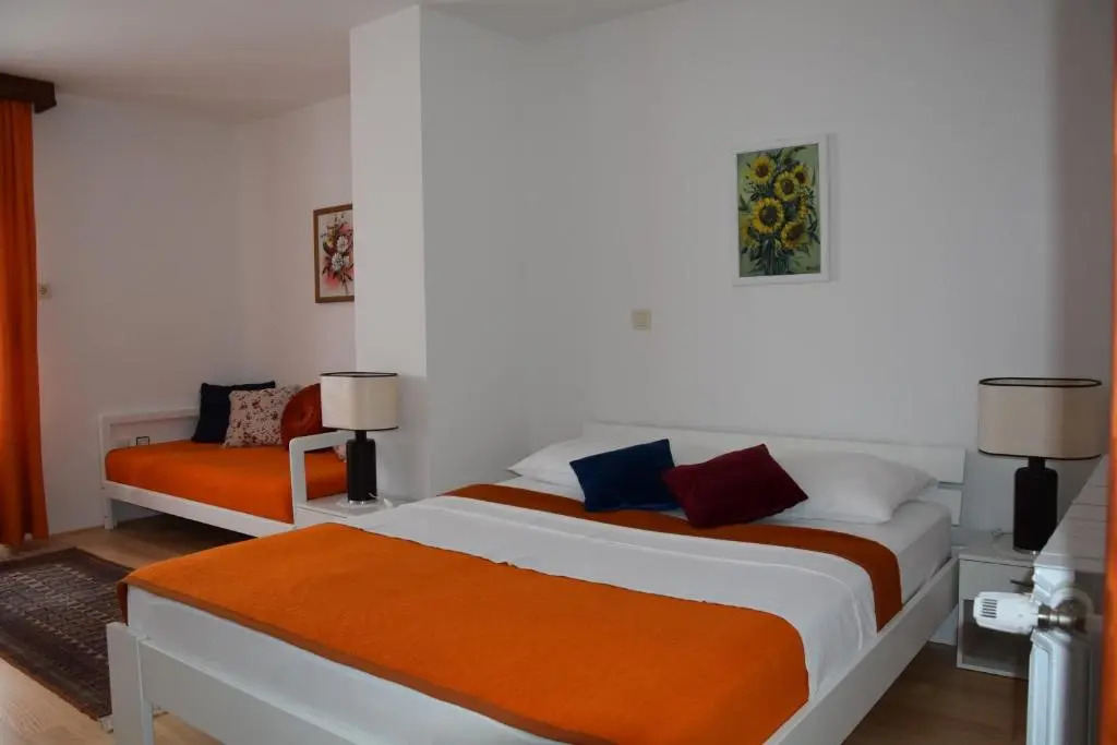 Apartments Crobeg