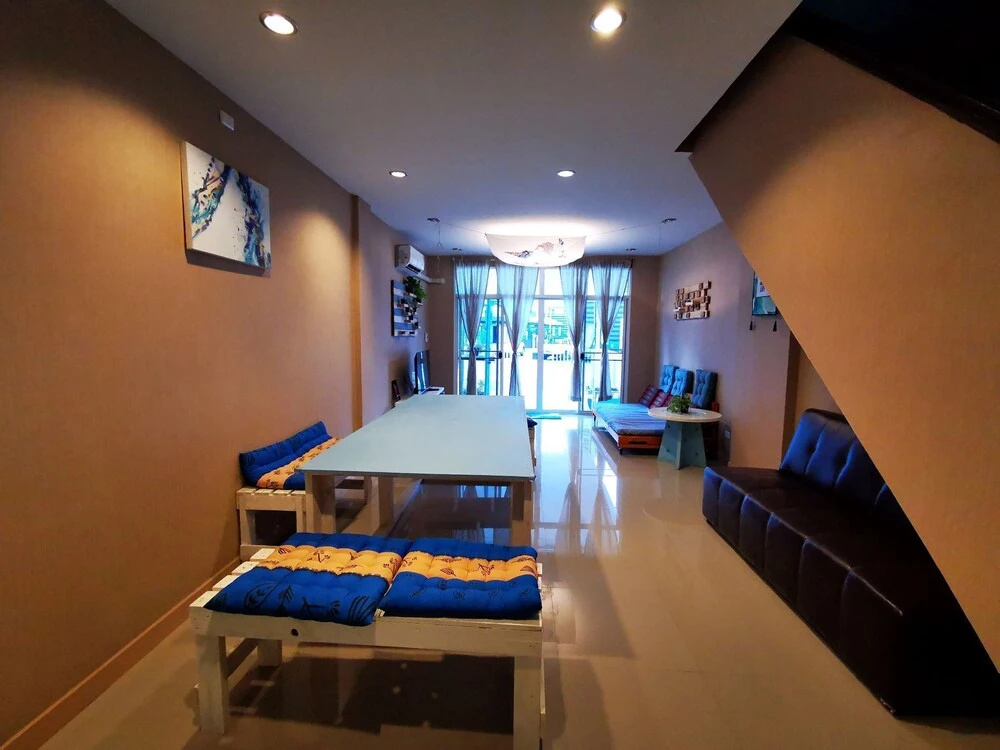 1314a Homesat Night Market Near Airport Old City Free Pick up for 3 Days